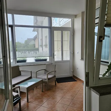 Dezman & Alojamento de Acomodação e Pequeno-almoço 3*