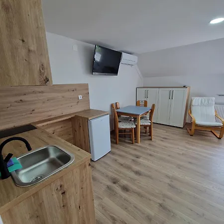 Bed & Breakfast Dezman & 3*