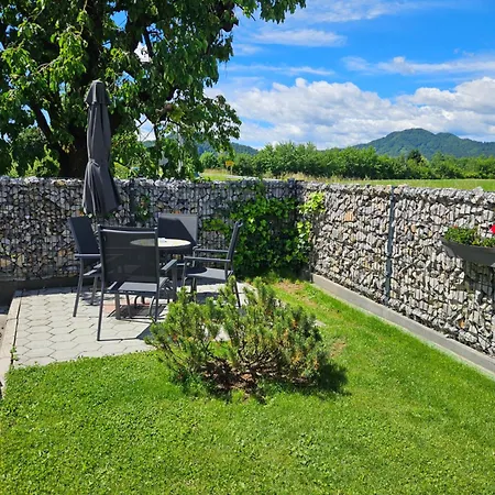 Dezman & Alojamento de Acomodação e Pequeno-almoço 3*