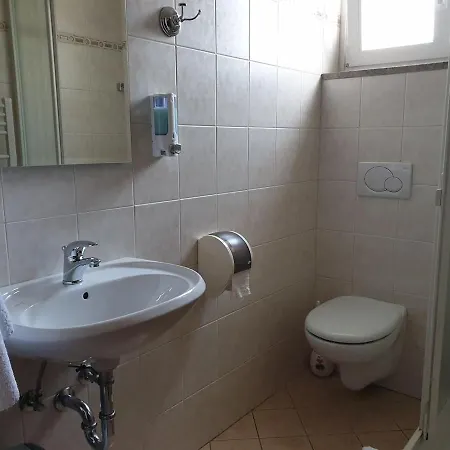 Alojamento de Acomodação e Pequeno-almoço Dezman & Kranj