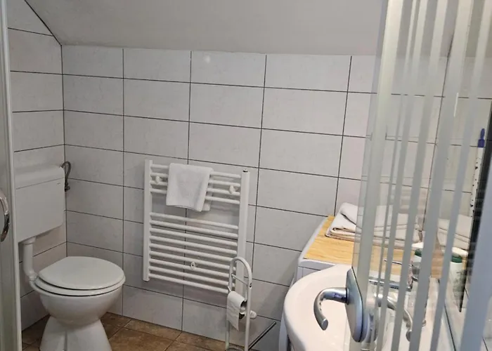 Dezman & Nočitev z zajtrkom Kranj